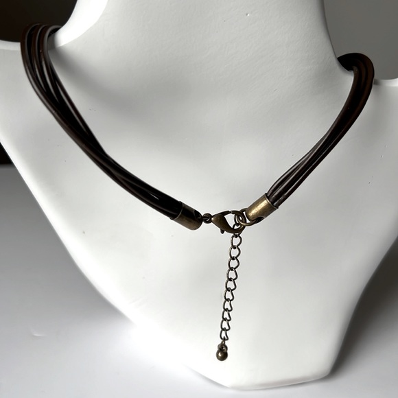 Handmade Woman Necklace with matching Earrings - Picture 5 of 6